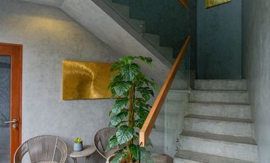 5 Bedroom Villa for sale in Phra Khanong Nuea, Bangkok