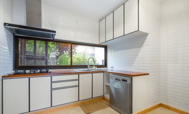 5 Bedroom Villa for sale in Phra Khanong Nuea, Bangkok