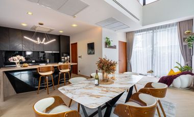 5 Bedroom Villa for sale in Phra Khanong Nuea, Bangkok