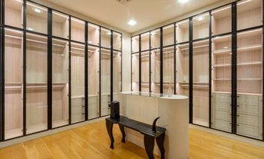 5 Bedroom Villa for sale in Phra Khanong Nuea, Bangkok