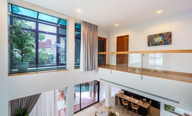 5 Bedroom Villa for sale in Phra Khanong Nuea, Bangkok
