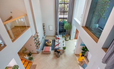 5 Bedroom Villa for sale in Phra Khanong Nuea, Bangkok