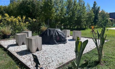 Casa en venta o alquiler Barrio Ceibos Puertos del lago 3 dormitorios y dependencia piscina fogonero