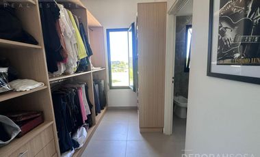 Casa en venta o alquiler Barrio Ceibos Puertos del lago 3 dormitorios y dependencia piscina fogonero