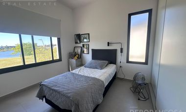 Casa en venta o alquiler Barrio Ceibos Puertos del lago 3 dormitorios y dependencia piscina fogonero