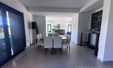 Casa en venta o alquiler Barrio Ceibos Puertos del lago 3 dormitorios y dependencia piscina fogonero