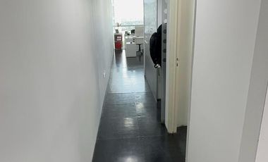 Oficina  Completa de 90 m2 con Cocina y Cochera Subterránea