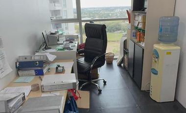 Oficina  Completa de 90 m2 con Cocina y Cochera Subterránea