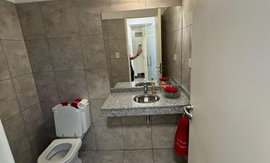 Oficina  Completa de 90 m2 con Cocina y Cochera Subterránea