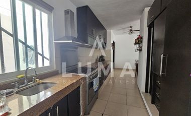 Casa en venta en Fraccionamiento Raíces II