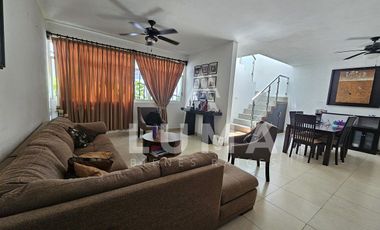 Casa en venta en Fraccionamiento Raíces II