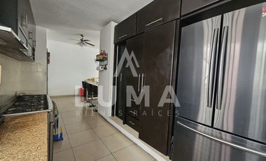Casa en venta en Fraccionamiento Raíces II