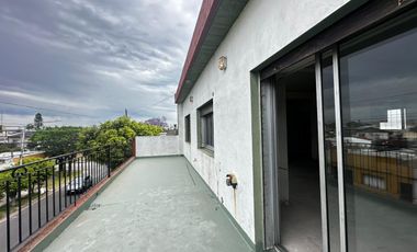 VENTA GALPÓN CON CASA PATIO TERRAZA OFICINA LANÚS OESTE