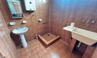 VENTA GALPÓN CON CASA PATIO TERRAZA OFICINA LANÚS OESTE