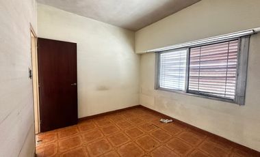 VENTA GALPÓN CON CASA PATIO TERRAZA OFICINA LANÚS OESTE