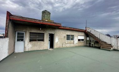 VENTA GALPÓN CON CASA PATIO TERRAZA OFICINA LANÚS OESTE