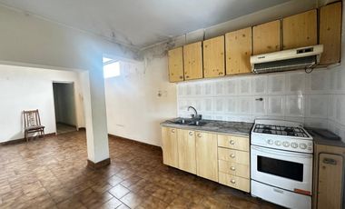 VENTA GALPÓN CON CASA PATIO TERRAZA OFICINA LANÚS OESTE