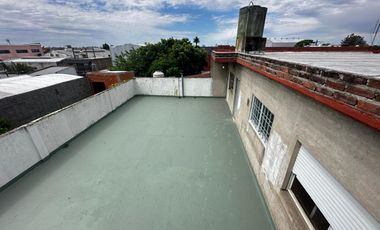 VENTA GALPÓN CON CASA PATIO TERRAZA OFICINA LANÚS OESTE