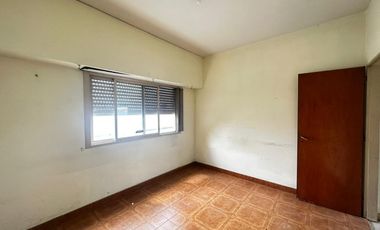 VENTA GALPÓN CON CASA PATIO TERRAZA OFICINA LANÚS OESTE