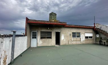 VENTA GALPÓN CON CASA PATIO TERRAZA OFICINA LANÚS OESTE