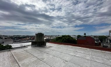 VENTA GALPÓN CON CASA PATIO TERRAZA OFICINA LANÚS OESTE