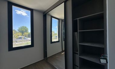VENTA: Casa en Estancia La Rinconada de tres dormitorios, galería, pileta y cochera. Ibarlucea.