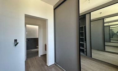 VENTA: Casa en Estancia La Rinconada de tres dormitorios, galería, pileta y cochera. Ibarlucea.