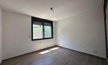 VENTA: Casa en Estancia La Rinconada de tres dormitorios, galería, pileta y cochera. Ibarlucea.