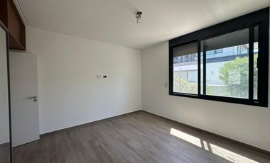 VENTA: Casa en Estancia La Rinconada de tres dormitorios, galería, pileta y cochera. Ibarlucea.