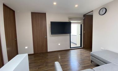 CASA EN RENTA  AMUEBLADA 3 REC Y 3 ESTACIONAMIENTO SEMITECHADO