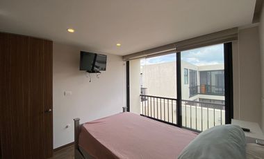 CASA EN RENTA  AMUEBLADA 3 REC Y 3 ESTACIONAMIENTO SEMITECHADO