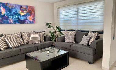 CASA EN RENTA  AMUEBLADA 3 REC Y 3 ESTACIONAMIENTO SEMITECHADO