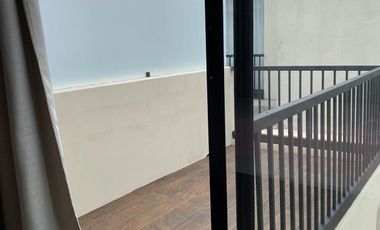 CASA EN RENTA  AMUEBLADA 3 REC Y 3 ESTACIONAMIENTO SEMITECHADO