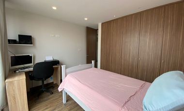 CASA EN RENTA  AMUEBLADA 3 REC Y 3 ESTACIONAMIENTO SEMITECHADO