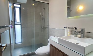 CASA EN RENTA  AMUEBLADA 3 REC Y 3 ESTACIONAMIENTO SEMITECHADO