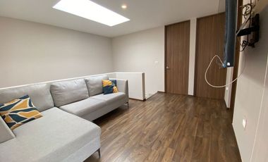 CASA EN RENTA  AMUEBLADA 3 REC Y 3 ESTACIONAMIENTO SEMITECHADO