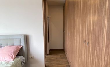 CASA EN RENTA  AMUEBLADA 3 REC Y 3 ESTACIONAMIENTO SEMITECHADO