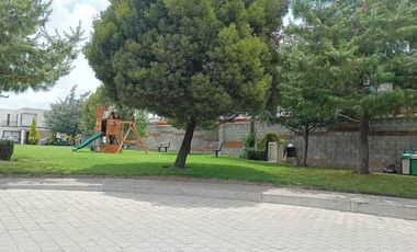 CASA EN RENTA  AMUEBLADA 3 REC Y 3 ESTACIONAMIENTO SEMITECHADO