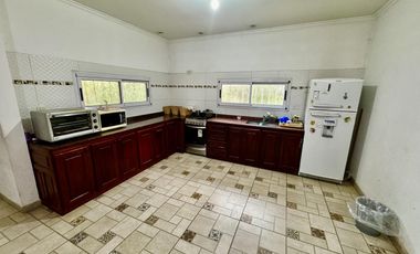 Venta Casa 3 amb con Jardin en Del Viso - Con Cochera