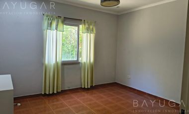 Venta Casa 3 amb con Jardin en Del Viso - Con Cochera