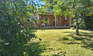 Venta Casa 3 amb con Jardin en Del Viso - Con Cochera