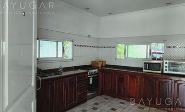 Venta Casa 3 amb con Jardin en Del Viso - Con Cochera