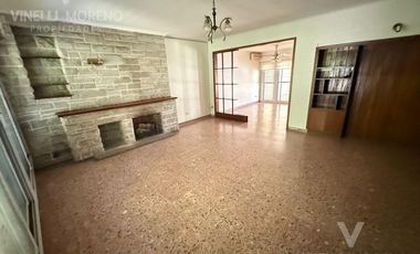 Casa excelente 4 dormitorios pileta Banfield