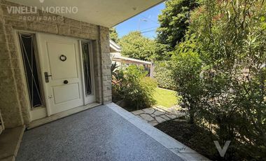 Casa excelente 4 dormitorios pileta Banfield