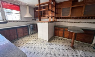Casa excelente 4 dormitorios pileta Banfield