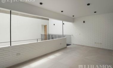 Casa triplex en venta en Béccar