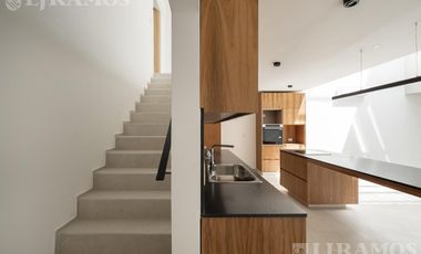 Casa triplex en venta en Béccar