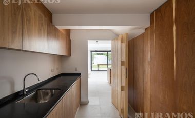 Casa triplex en venta en Béccar