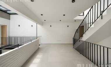 Casa triplex en venta en Béccar