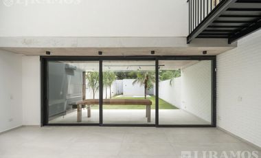 Casa triplex en venta en Béccar